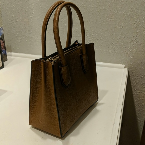 NWOT Michael Kors Mercer Crossbody in Acorn - Picture 2 of 6